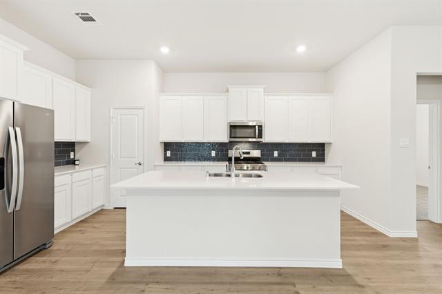 Building Photo - 2209 Tacoma Wy