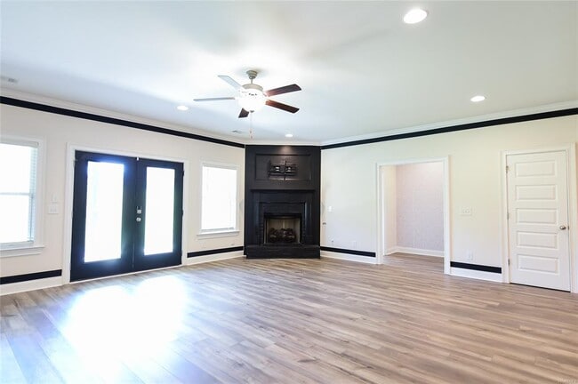 Building Photo - 1270 Charleston Dr
