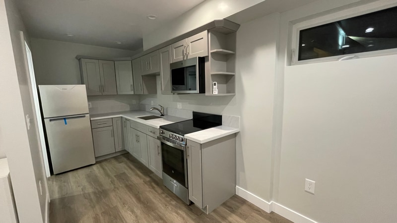 Primary Photo - 24414 1/2 Senator Ave