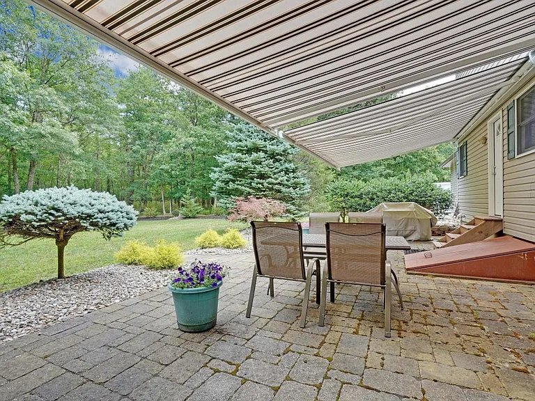 Building Photo - 70 Bowman Rd