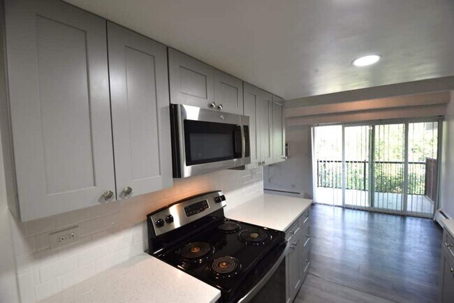 Building Photo - 4440 Laguna Pl