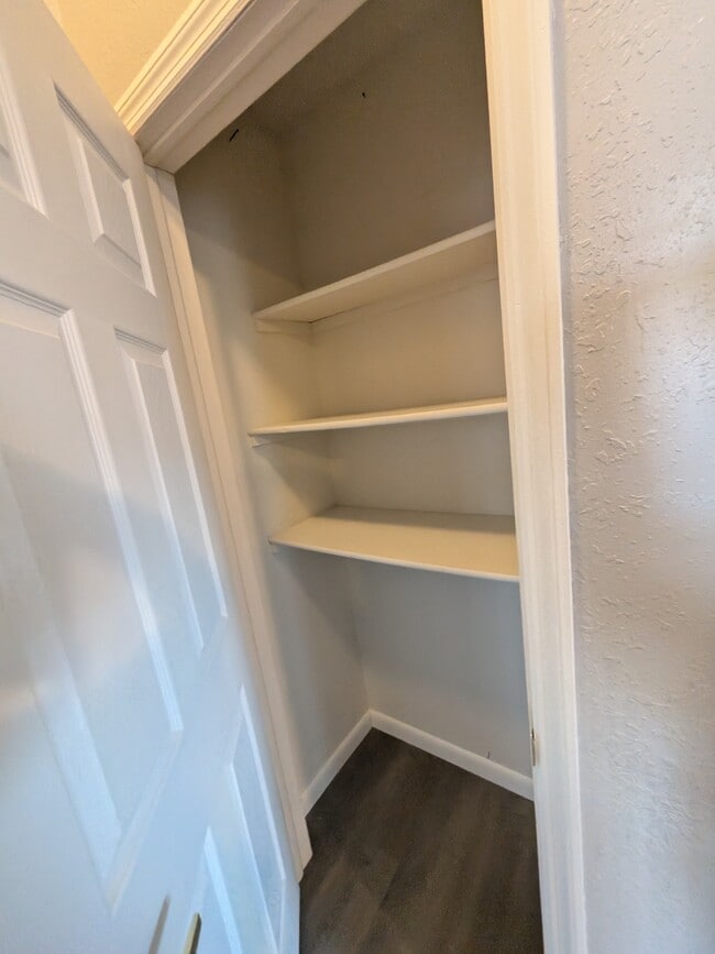 Building Photo - 1000 Fountain Terrace Dr