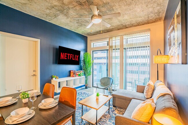 Primary Photo - 888 N 4th St