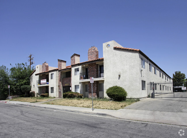 Primary Photo - 933 E Avenue Q4