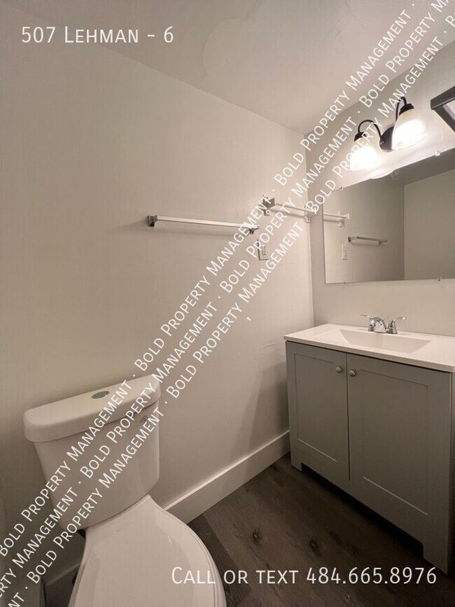 Building Photo - 507 Lehman-6