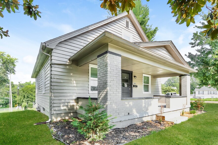 Building Photo - 1004 Korb Ave