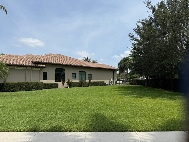 Building Photo - 16786 Crown Bridge Dr