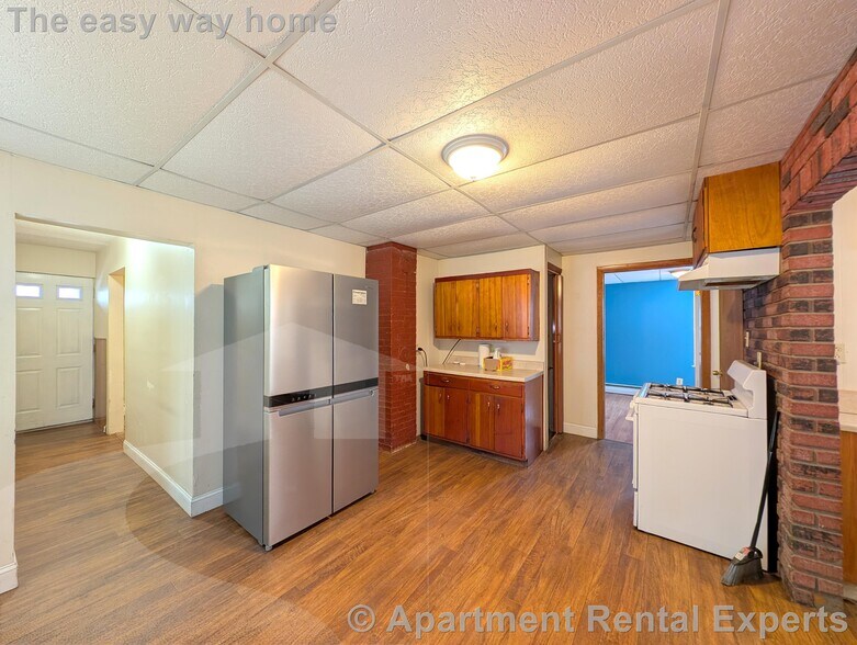 Building Photo - 9 Lowell Terrace