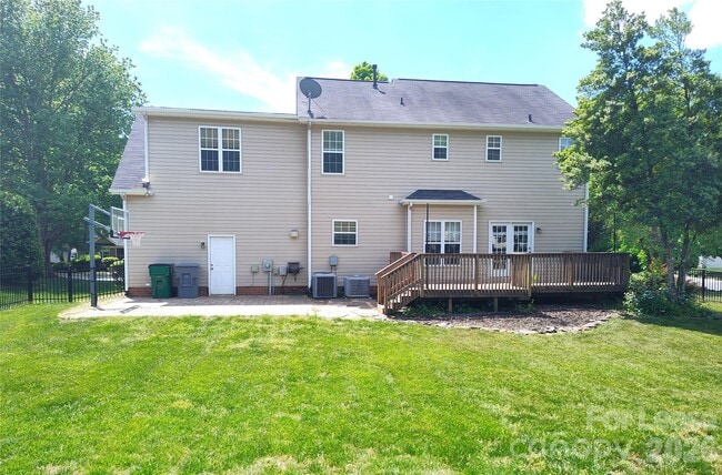Building Photo - 9405 Mitchell Glen Dr