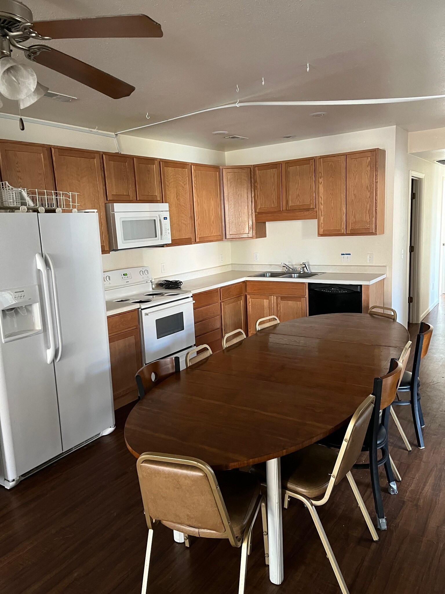 Second Full Kitchen - 619 N Pine St