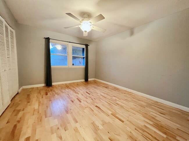 Building Photo - 9601 Comanche Ave