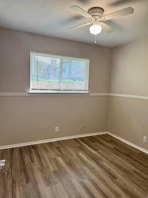 Building Photo - 12400 Tree Line Dr