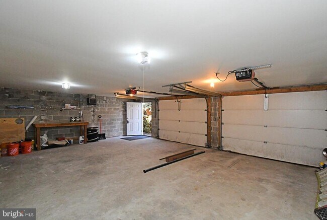 Building Photo - 306 Cedar Hill Rd