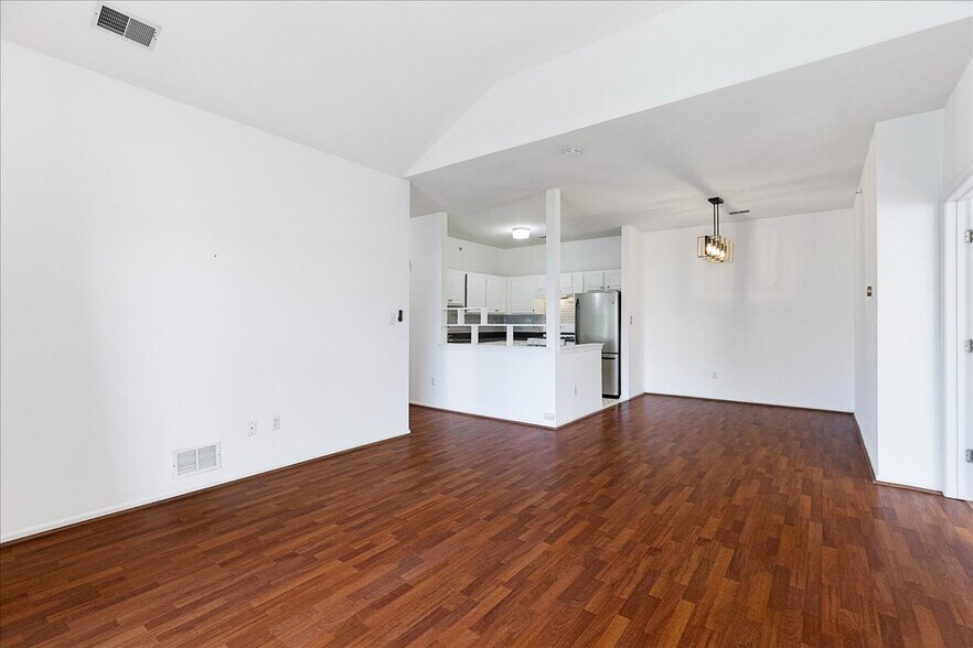 Building Photo - 932 Del Negro Ct