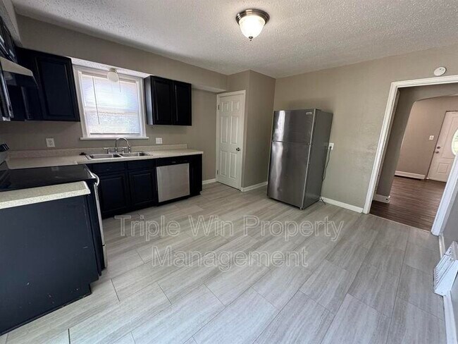 Building Photo - 1629 Talisman Ln