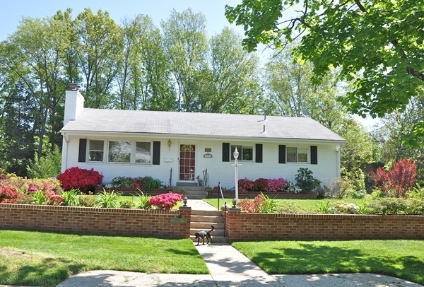 Front View - 9303 E Parkhill Dr