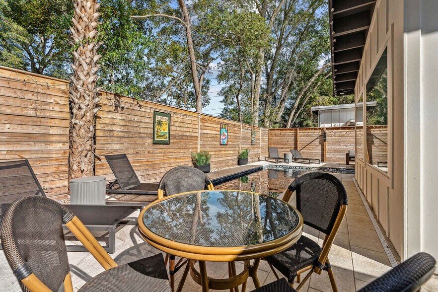 Building Photo - 21 Pearl St