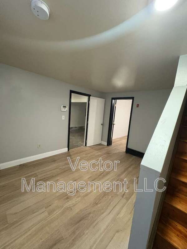 Building Photo - 507 Howard Ave