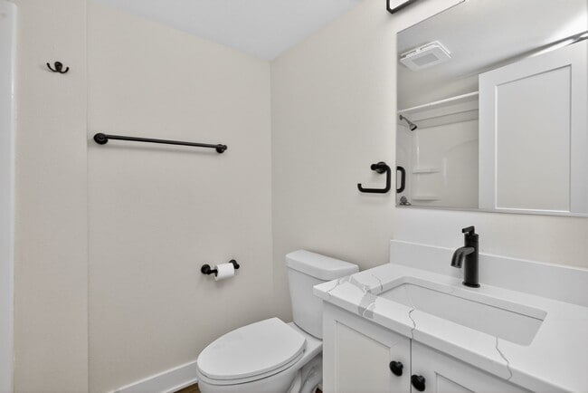 Building Photo - Newly Updated!! 3 Bedroom, 1 Bathroom Home in Des Moines!