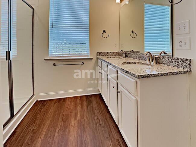 Building Photo - 5235 Smithbriar Dr