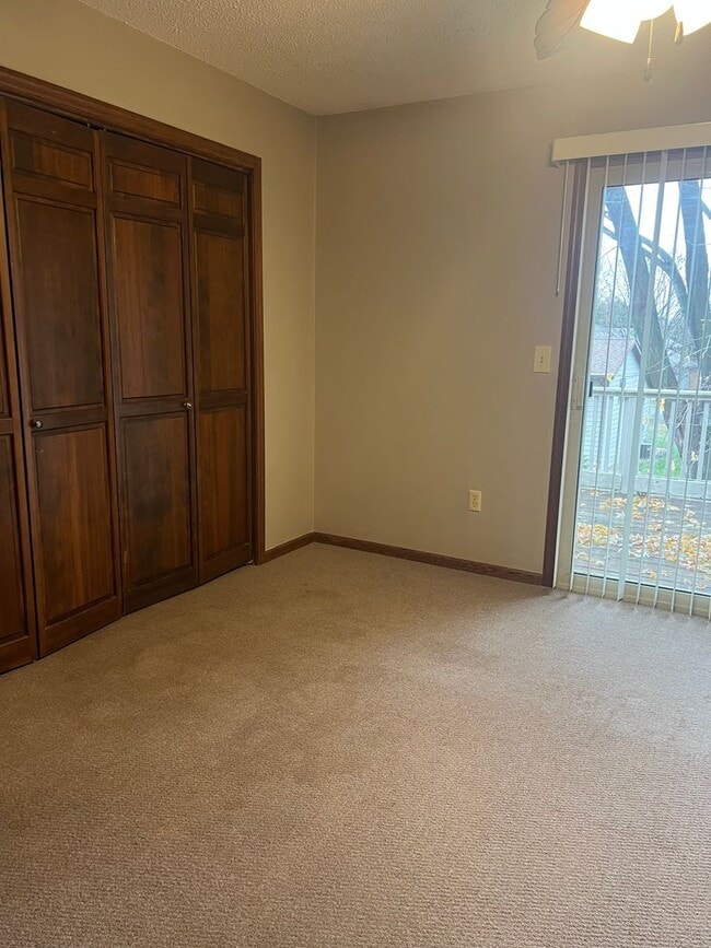 Building Photo - Townhome for Rent