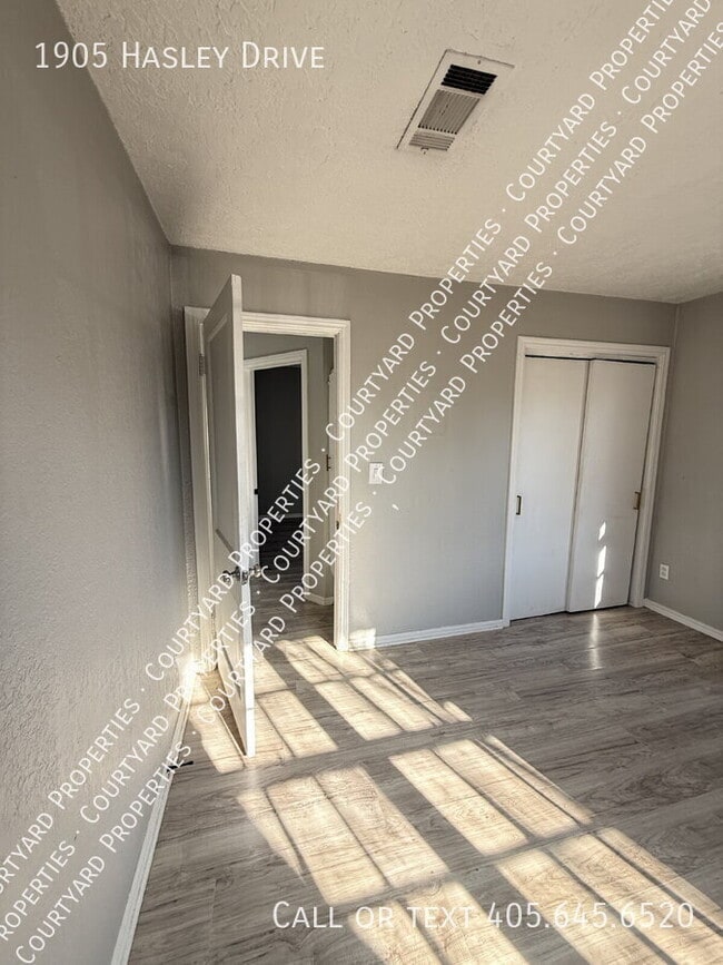 Building Photo - 1905 Hasley Dr