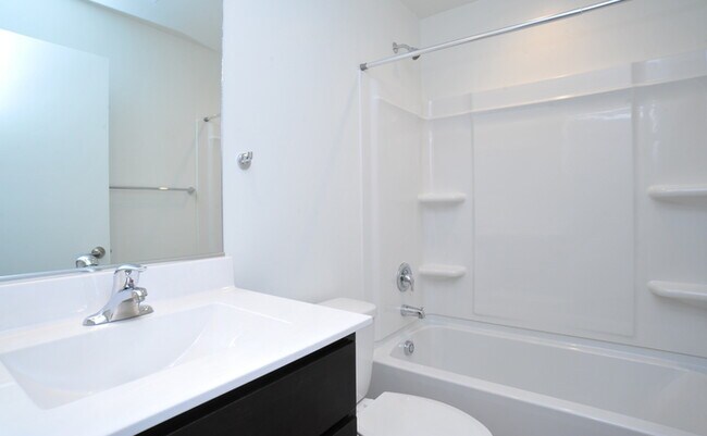 Building Photo - Modern Luxury in Central Tucson!