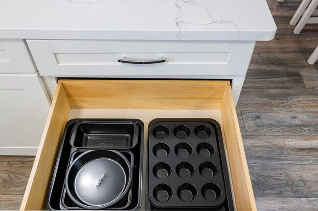 Building Photo - 919 Redbird Dr