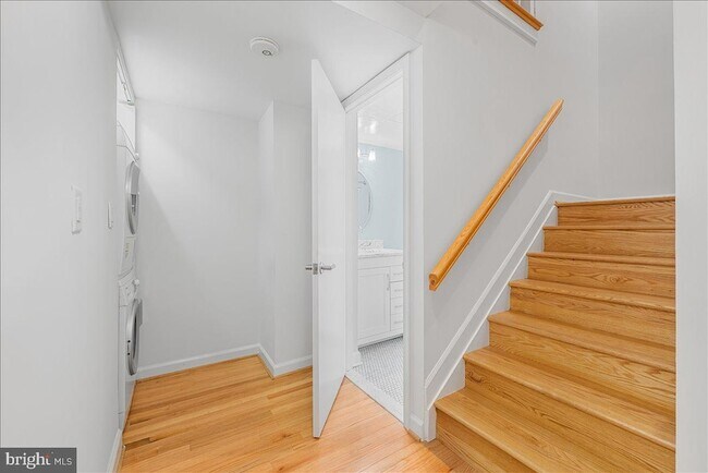 Building Photo - 1830 17th St NW