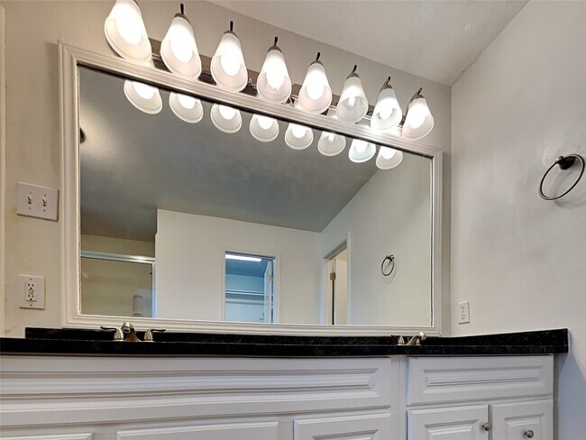 Building Photo - 502 Hearthstone Ct