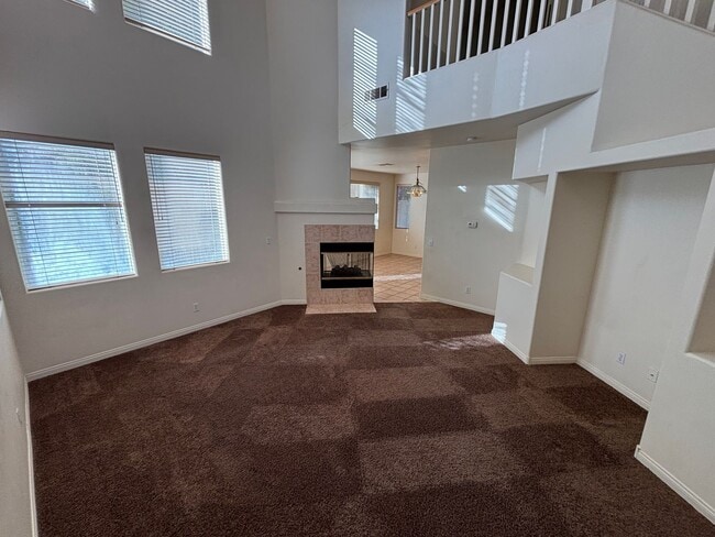 Building Photo - Gorgeous 3BED / 2.5 BATH home located in the gated community of Peccole Ranch. Make the Move for ...