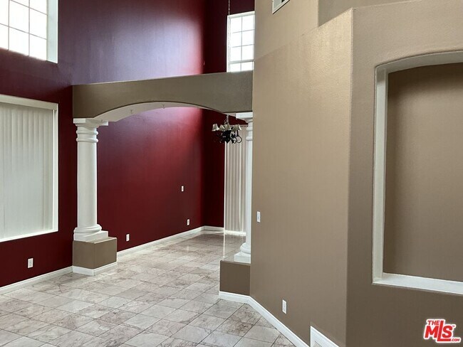 Building Photo - 8087 Tuscany St