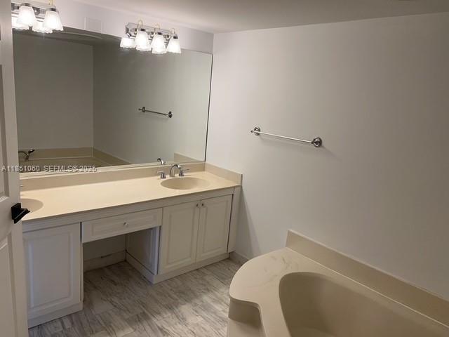 Building Photo - 2000 Towerside Terrace