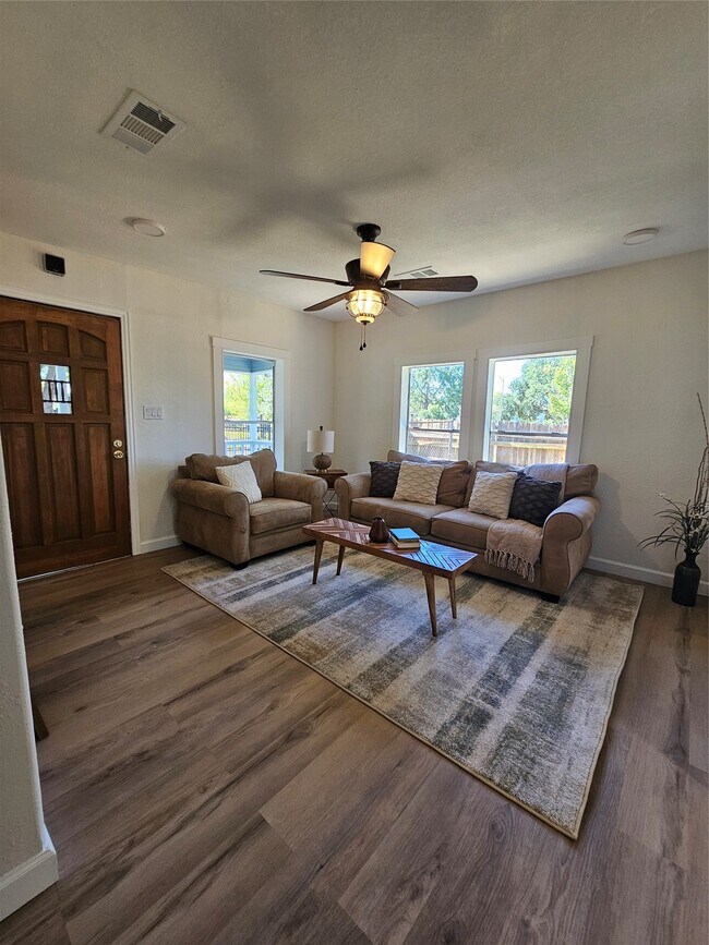 Building Photo - 3126 Ohio St