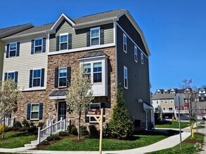 Building Photo - 1019 Mohawk Ln
