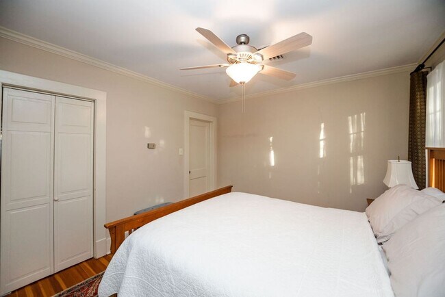 Building Photo - 2 Bedroom + Office, 3 Bath in Old Town Fort Collins