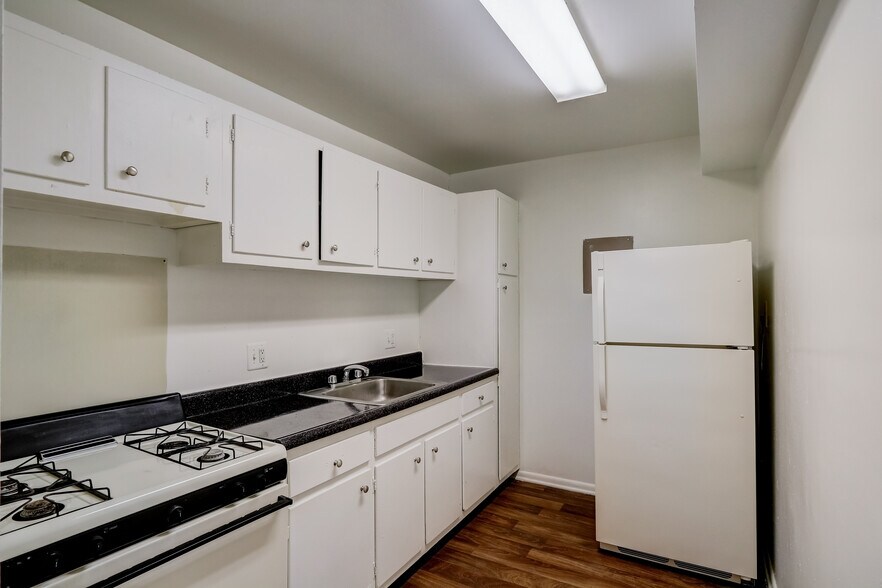 Hillsdale Manor Apartments 4738 Wakefield Rd Baltimore MD 21216