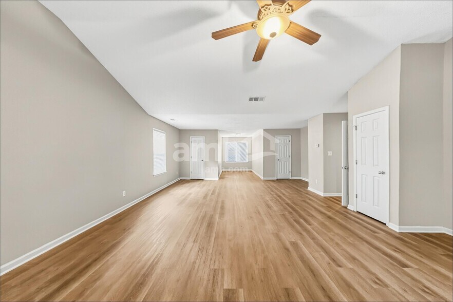 Building Photo - 3094 Lonetree Point