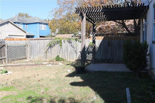 Building Photo - 8408 Siskin Cove
