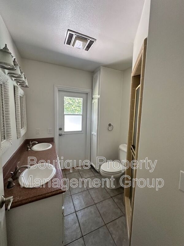 Building Photo - 12551 Bubbling Well Rd
