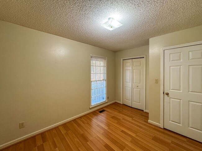 Building Photo - Charming 3 Bed 2 Bath Home in Jack Britt