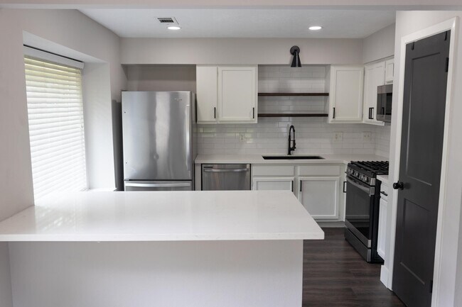 Building Photo - 1204 Osborne Dr