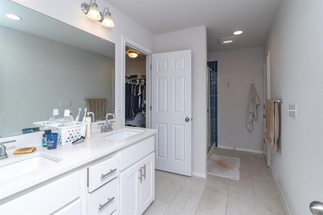 Building Photo - 5300 Mulberry Grove Ln