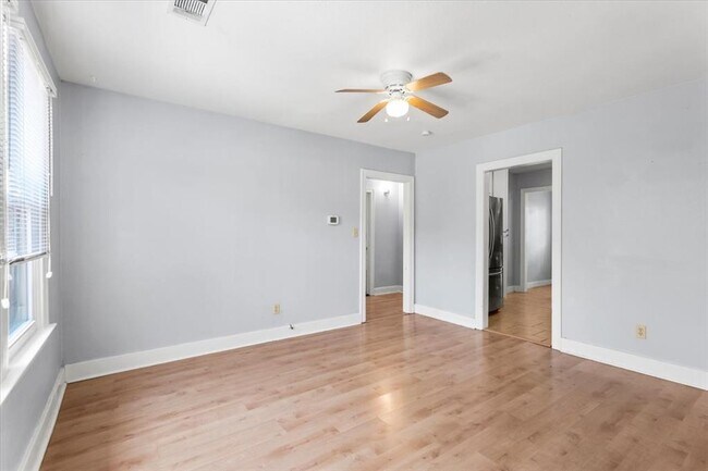 Building Photo - 2804 Breeze Terrace