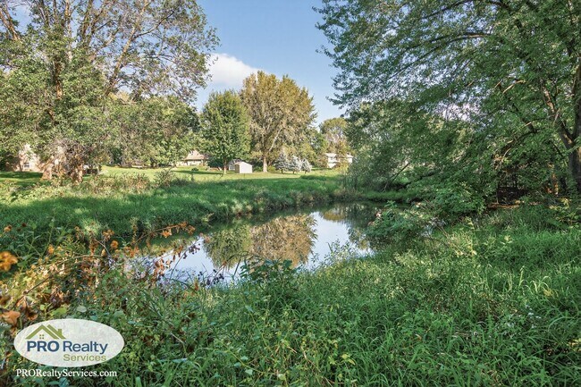 Building Photo - 4 Bedroom Home **50% off December's Rent with a December 2025 Move In**