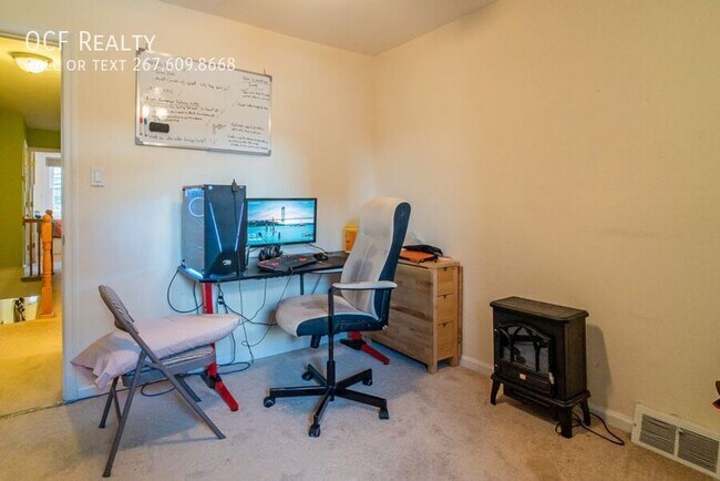 Building Photo - 3640 Calumet St