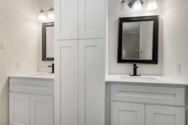 Building Photo - 3719 Straightfork Dr