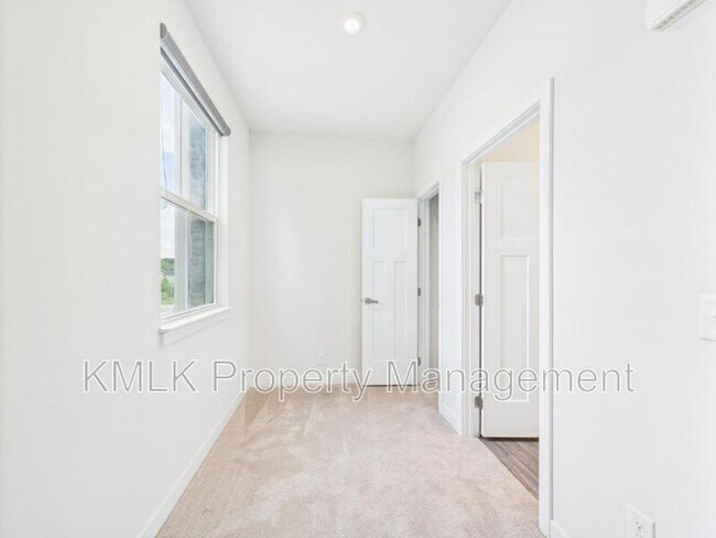 Building Photo - 844 Buckeye Dr
