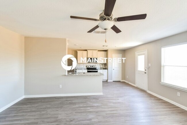Building Photo - 3 Bedroom Pet-Friendly Home in San Antonio, TX with Main Street Renewal