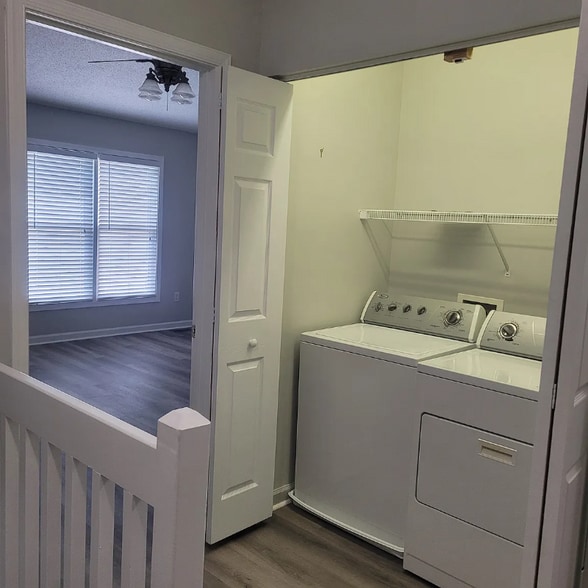 Building Photo - 2405 King Arthurs Ct